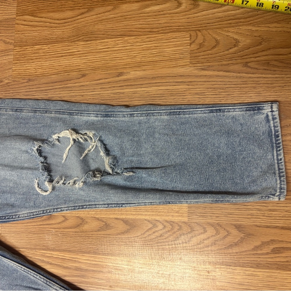 Hollister High Rise Distressed Jeans - Light Blue - Picture 4 of 8